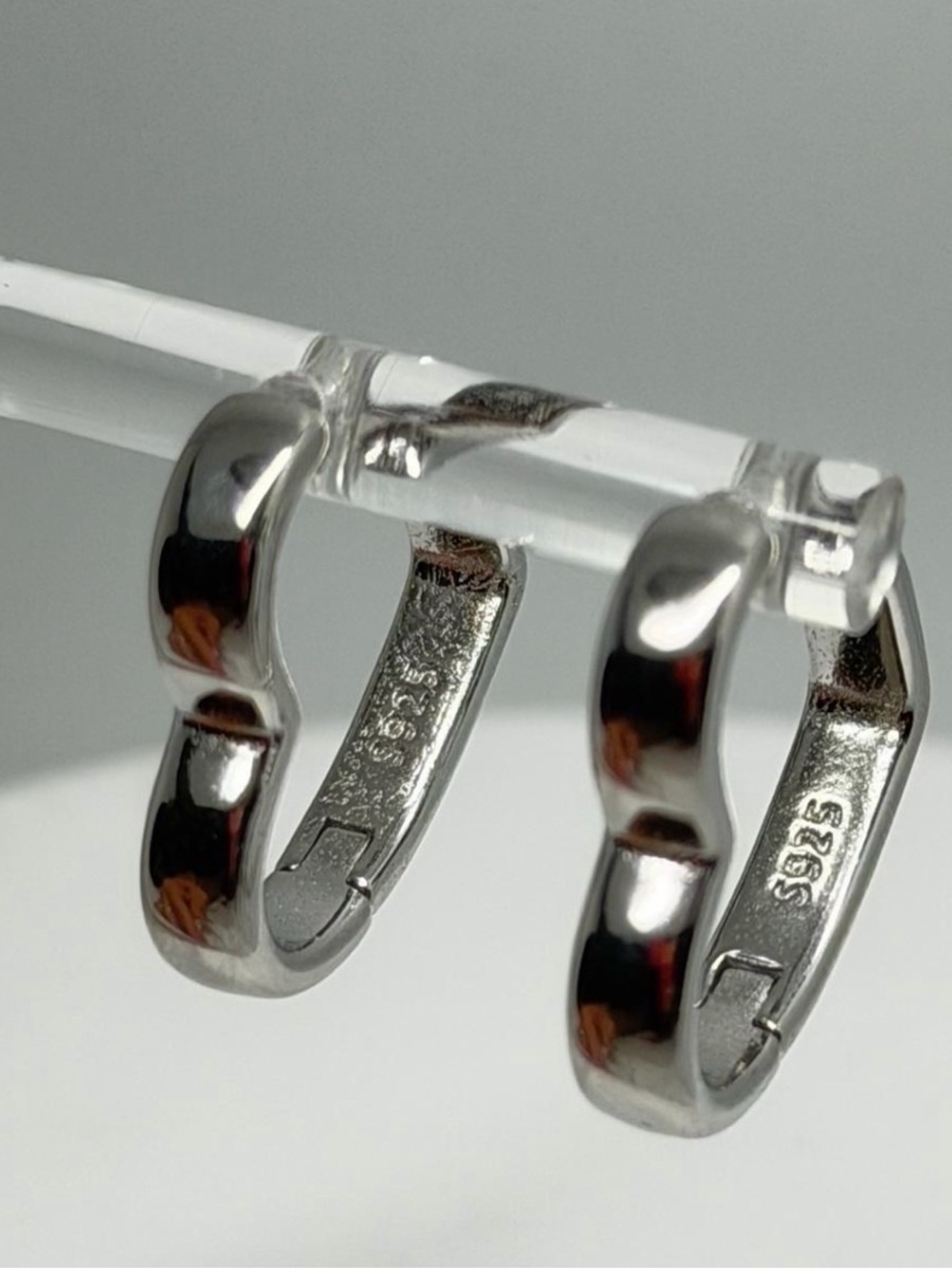 925 stamped, Sterling Silver Heart shapes Hoops Earrings - For Sale! - Picture 9 of 9